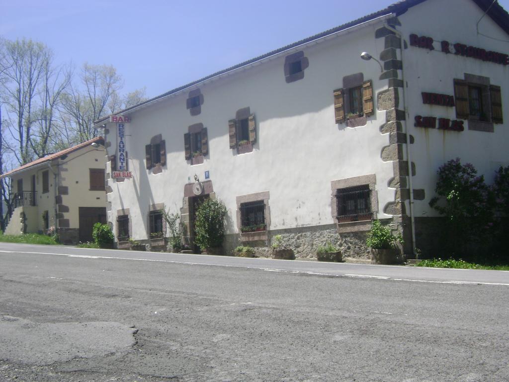 Hostal Venta San Blas Almándoz Esterno foto