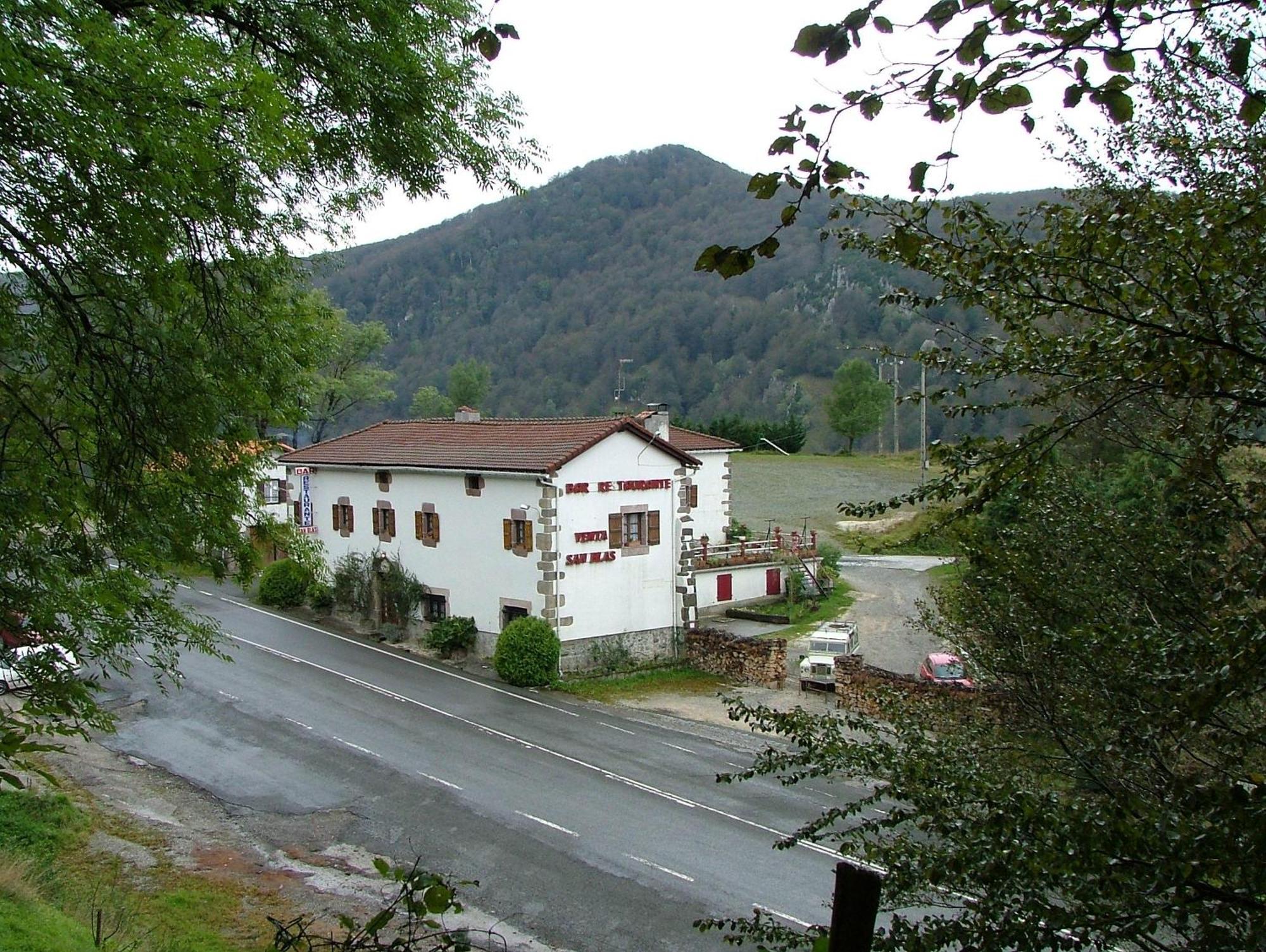 Hostal Venta San Blas Almándoz Esterno foto