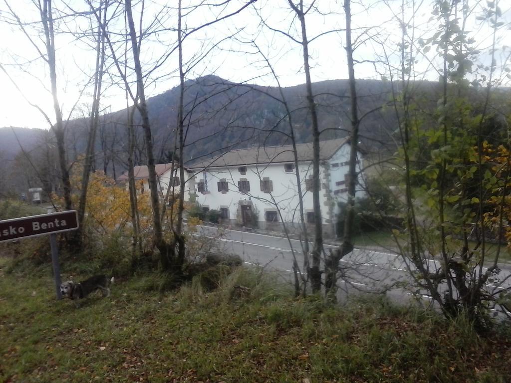 Hostal Venta San Blas Almándoz Esterno foto